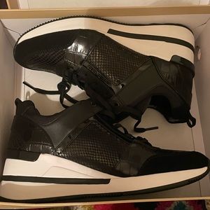 Michael Kors Georgie Trainer New Size 9.5 Black